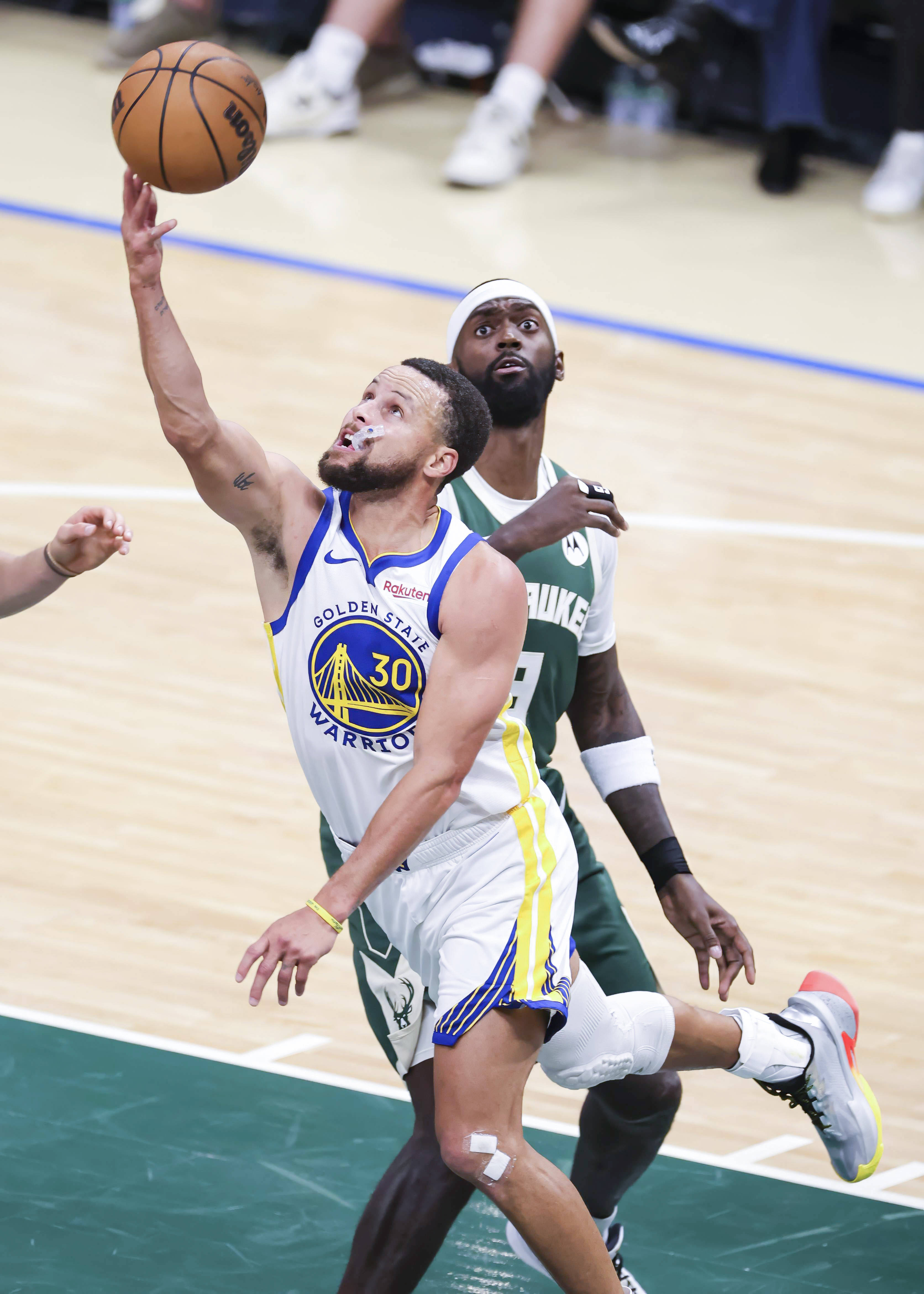 关于赛后密尔沃基雄鹿调整名单以备NBA季后赛阿森纳主帅复盘备战亚冠，网友：葡萄牙体育止住颓势备战国王杯的信息