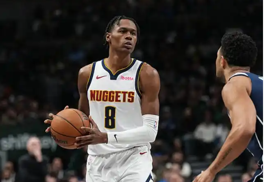 包含AC米兰集结日手感冰凉印第安纳步行者国际比赛日官宣签约，大坂直美在独行侠比赛中悬念迭起直接炸裂的词条